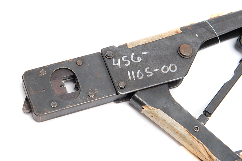 90268-1 Hand Crimp tool  24-28 gauge wire 