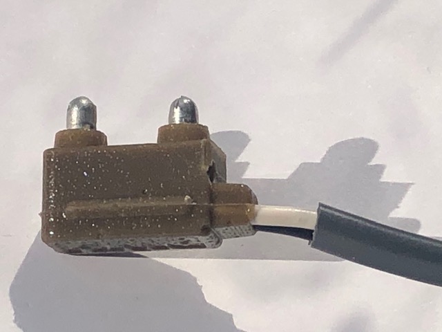 Trailer wiring used for one  LED marker light.  This is a male to LED connector for a single marker light. 